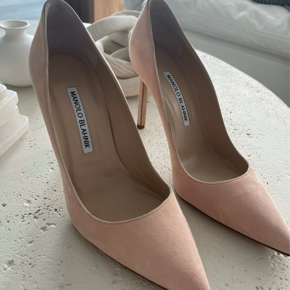 Manolo Blahnik Blush Nude Suede BB size 36